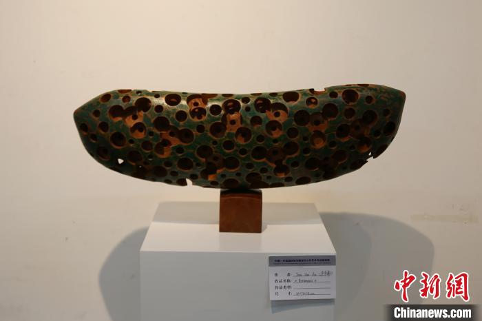 圖為越南藝術(shù)家展出的作品。廣西藝術(shù)學(xué)院供圖