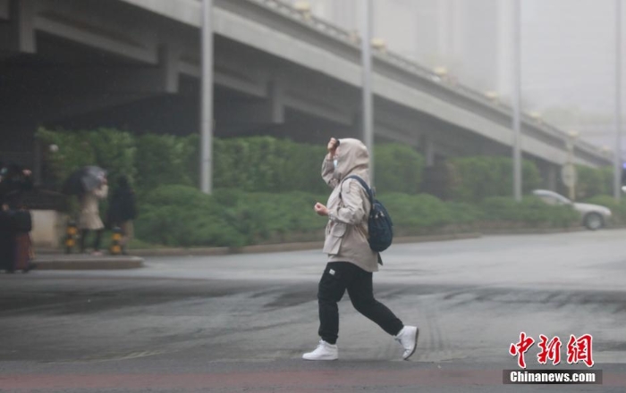 風沙雷雨電齊聚 北京天氣很復雜