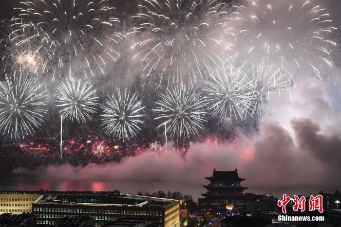 長沙舉辦大型音樂焰火晚會慶建黨100周年