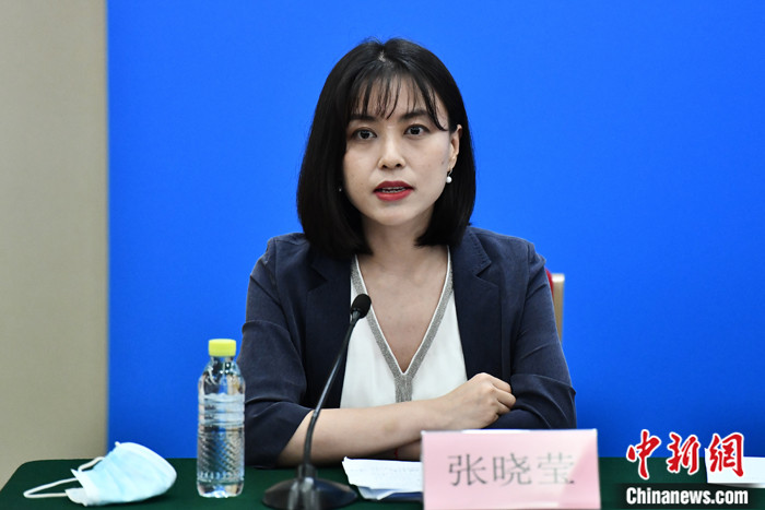 圖為7月8日，全國人大常委會(huì)法制工作委員會(huì)在北京就新修訂行政處罰法舉行集體采訪，全國人大常委會(huì)法工委行政法室處長張曉瑩回答記者提問。 <a target='_blank' href='http://www.chinanews.com/'>中新社</a>記者 張興龍 攝