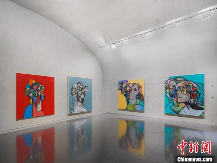 康多精通傳統(tǒng)繪畫技巧，卻不拘泥于形式?！↓埫佬g(shù)館供圖