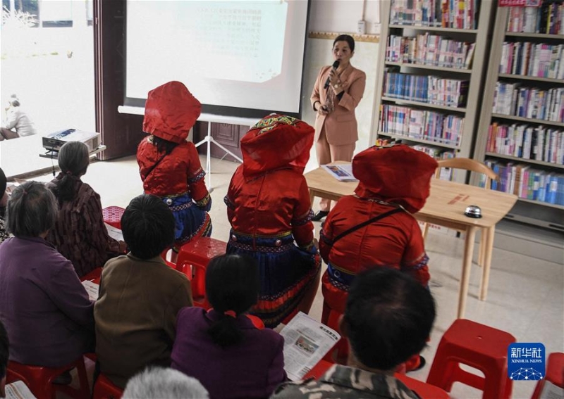 （新華全媒頭條·六中全會精神在基層·圖文互動）（2）鍛造堅強領導力量——各地學習貫徹落實六中全會精神深入推進全面從嚴治黨觀察