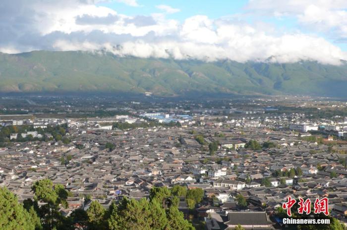 麗江古城遠(yuǎn)景。程惠敏 攝 圖片來源：CTPphoto