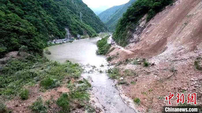 四川蘆山“6·1”地震：壅塞體泄流槽打通河水下泄險(xiǎn)情排除