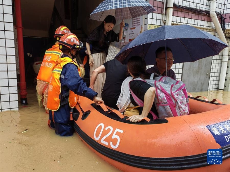 （新華全媒+·圖文互動）（1）南方強降雨致超警洪水 多地提升應(yīng)急響應(yīng)