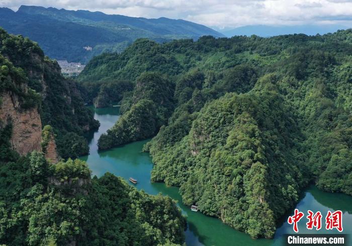 張家界寶峰湖景區(qū)(資料圖)?！怯卤?攝