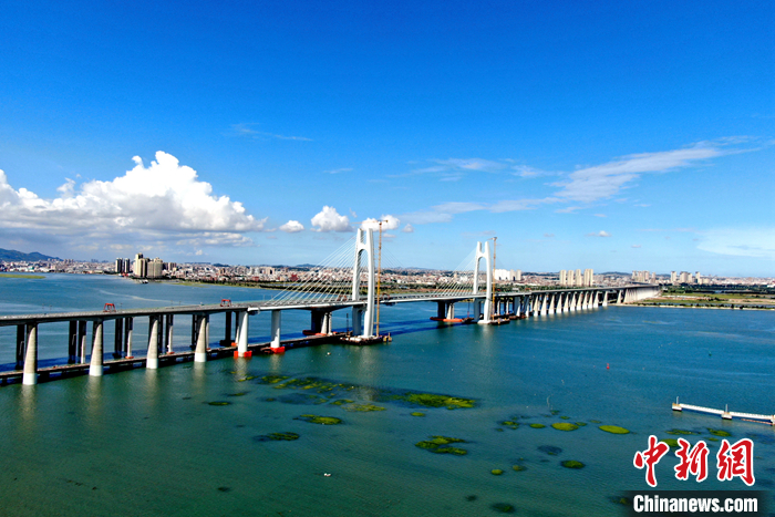 圖為航拍福廈高鐵跨海大橋。（無人機(jī)照片） <a target='_blank' href='/'>中新社</a>發(fā) 南昌鐵路 供圖