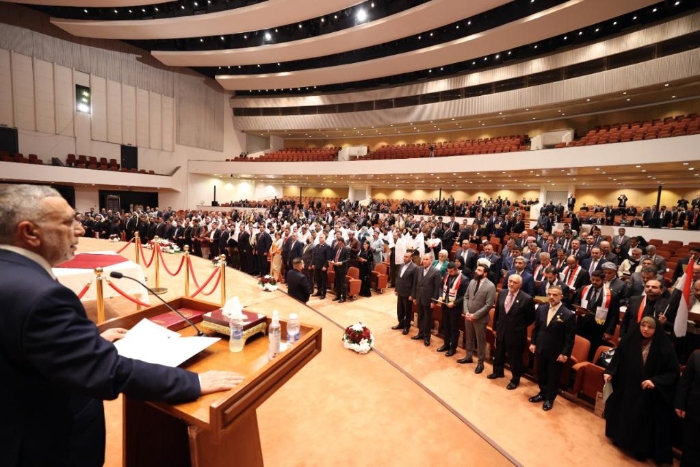 1月9日，議員在伊拉克首都巴格達(dá)出席新一屆國(guó)民議會(huì)首次會(huì)議。新華社發(fā)(伊拉克國(guó)民議會(huì)供圖)