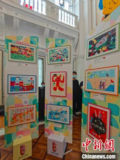 本次展覽共收到作品583幅，展出作品300余幅。　陳靜 攝