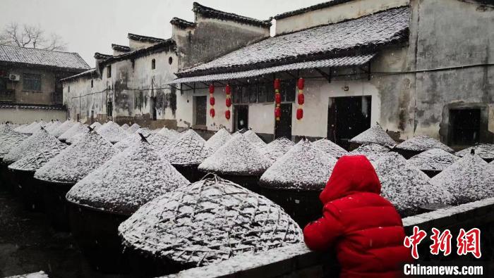 游埠古鎮(zhèn)醬油坊雪景?！潜?攝