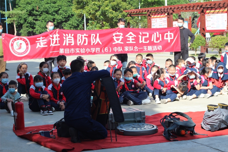 軍地共建活動(dòng)增強(qiáng)雙方交流。莆田市實(shí)驗(yàn)小學(xué)供圖