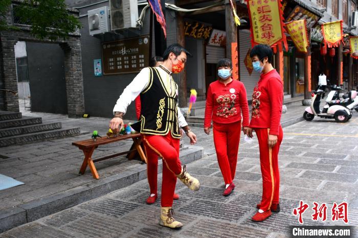 海峽兩岸非物質(zhì)文化遺產(chǎn)展演大會10月26日在山東省濰坊市舉辦?！』顒又鬓k方供圖