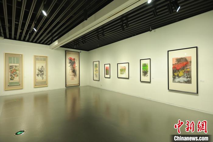 第五屆中國潑彩畫雙年展。　劉海粟美術(shù)館 供圖