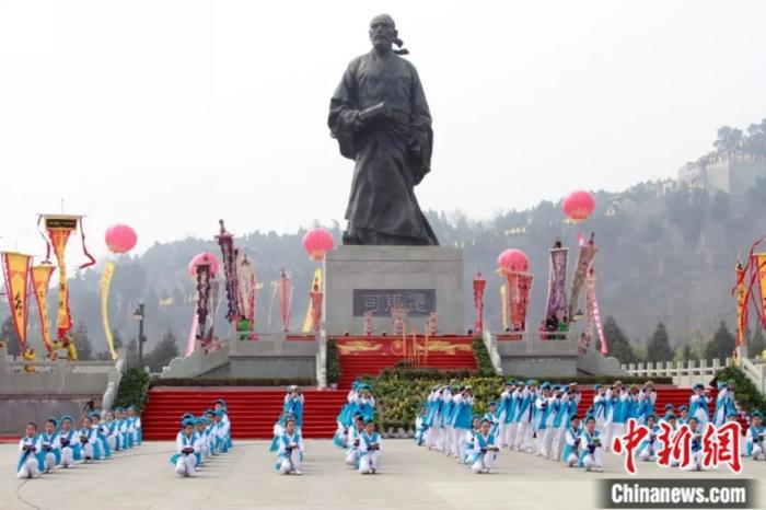 2013癸巳年民祭“史圣”大典在陜西司馬遷故里韓城舉行。田進(jìn) 攝
