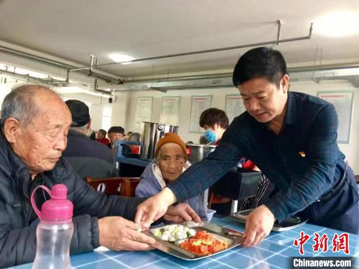 山東淄博從“一餐熱飯”破題養(yǎng)老服務“最后一公里”