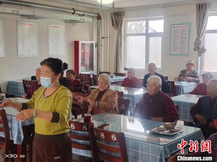 (資料圖)山東淄博從“一餐熱飯”破題養(yǎng)老服務“最后一公里”?！∈茉L者供圖