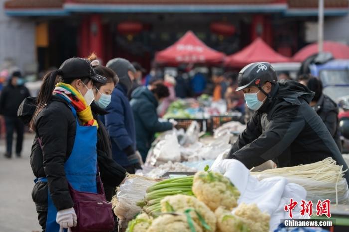 近日，太原市各城區(qū)穩(wěn)步推進(jìn)市場(chǎng)主體復(fù)工復(fù)市。 <a target='_blank' href='/'>中新社</a>記者 韋亮 攝