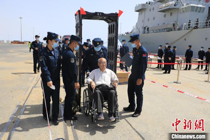 中國海軍完成第二批緊急撤離我在蘇丹人員任務(wù)