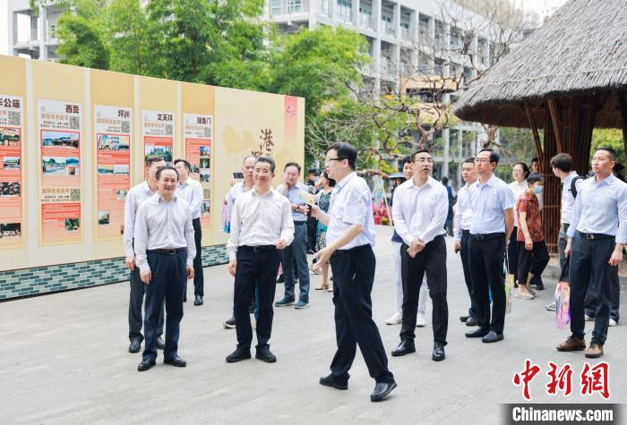 深港人士參觀同宗同源--“港深地名故事”文化展 深圳海外聯(lián)誼會 供圖