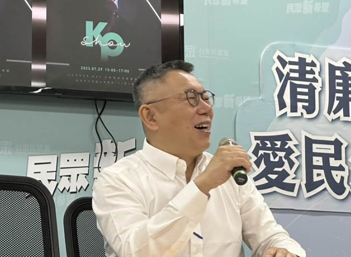 民眾黨2024參選人柯文哲日前質(zhì)疑民進黨當局的“前瞻計劃”淪為“錢沾”