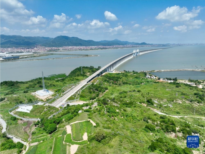 福廈高鐵湄洲灣跨海大橋（9月19日攝，無人機照片）。新華社記者 姜克紅 攝