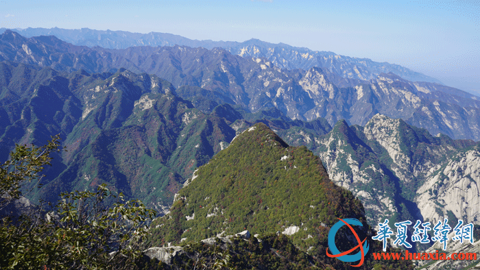 兩岸媒體人走進(jìn)華陰 游覽“奇險(xiǎn)天下第一山”——華山