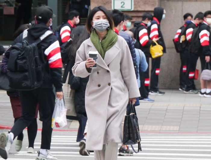 氣象粉專表示，冷空氣前緣已經(jīng)抵達(dá)馬祖，昨晚氣溫還有20度，今天一早只剩9度。（本報(bào)資料照片）