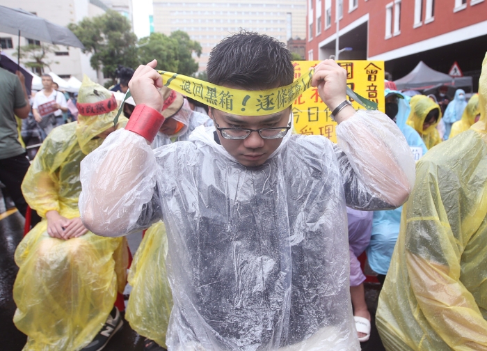 青鳥行動號召綠營死忠支持者包圍立院，但政治傾向不強(qiáng)的大學(xué)生似未熱烈認(rèn)同該活動訴求。（示意圖／資料照／范揚(yáng)光攝）