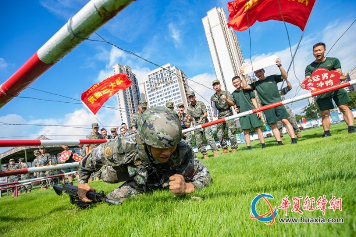 4、2024年7月4日，武警廣西總隊(duì)桂林支隊(duì)組織召開(kāi)軍人運(yùn)動(dòng)會(huì)暨創(chuàng)破紀(jì)錄比武競(jìng)賽。圖為參賽官兵正在全力以赴參與競(jìng)賽。（施晨洲 攝）_副本