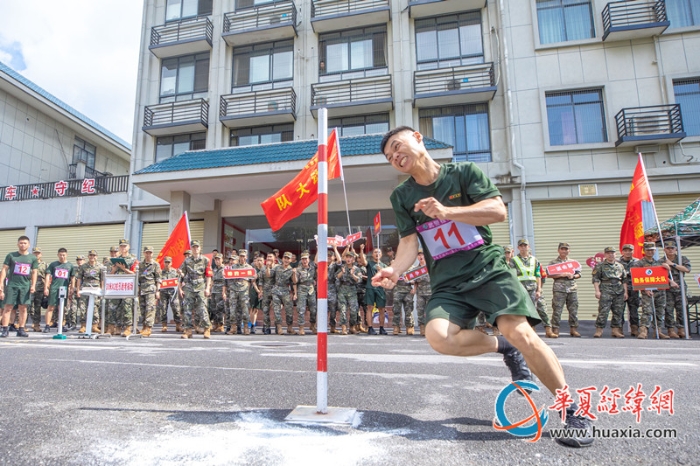 5、2024年7月4日，武警廣西總隊(duì)桂林支隊(duì)召開(kāi)軍人運(yùn)動(dòng)會(huì)暨創(chuàng)破紀(jì)錄比武競(jìng)賽。圖為參賽官兵正在進(jìn)行30米X2蛇形跑競(jìng)賽。（施晨洲 攝）_副本