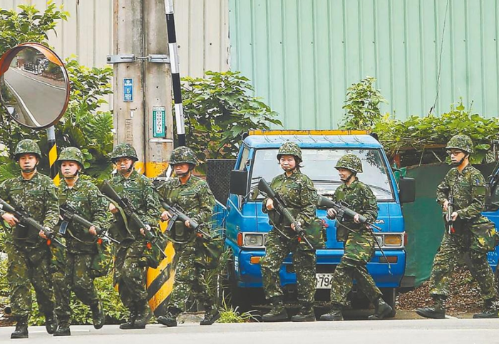 臺軍兵力吃緊擬推“女性義務(wù)役”